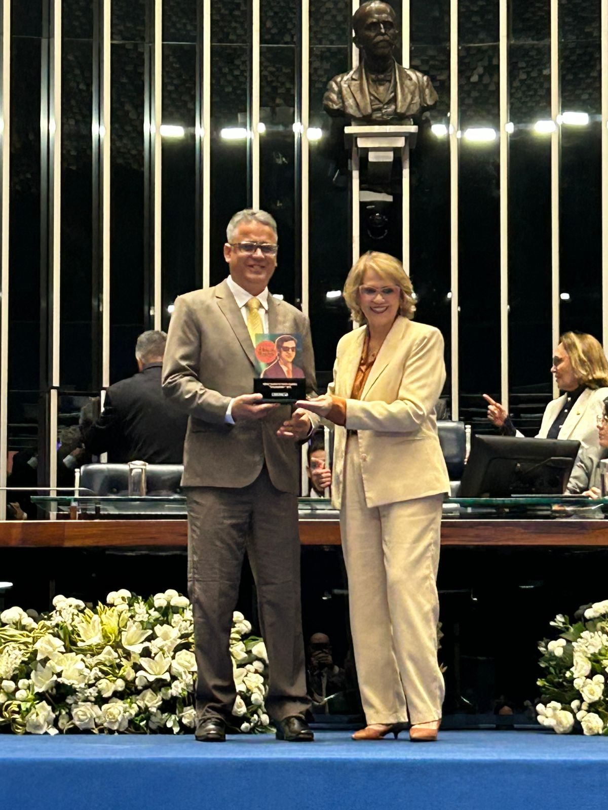 Recebimento da Comenda Chico Xavier no Senado Federal